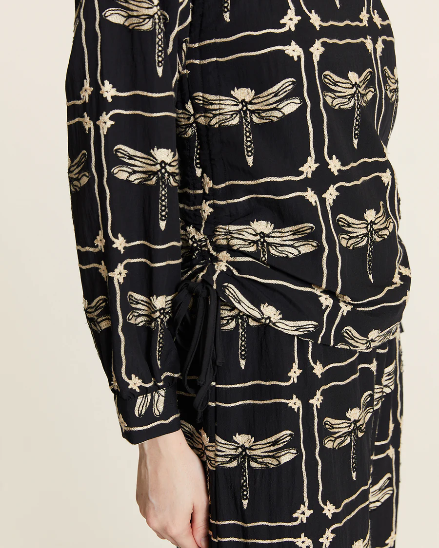 BLUSA BORDADA LIBELULAS