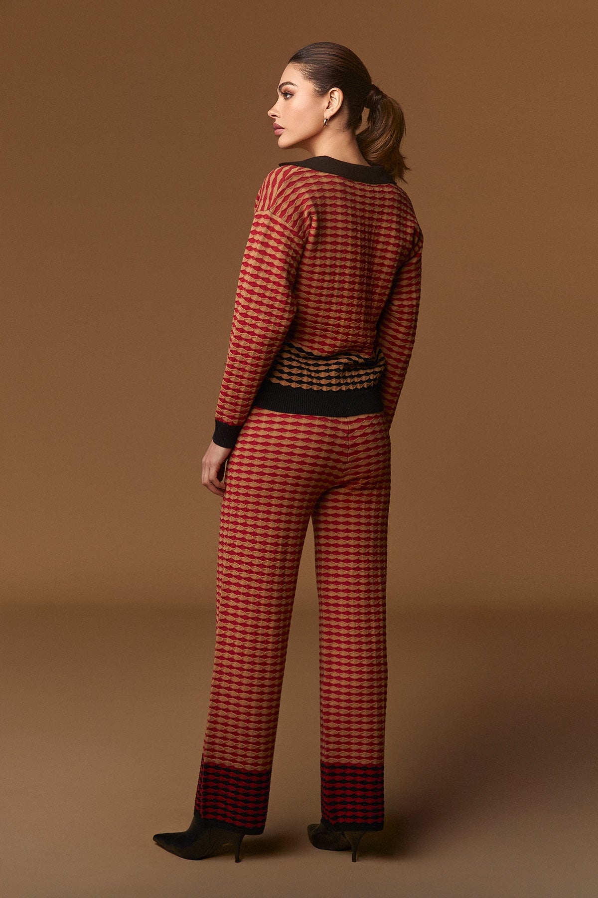 PANTALON DE PUNTO CUADROS ROJOS
