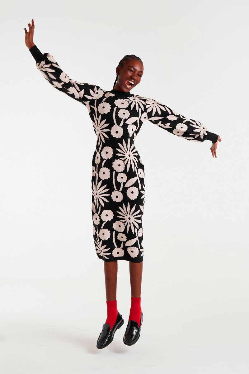 VETIDO DE PUNTO ESTAMPADO FLORES