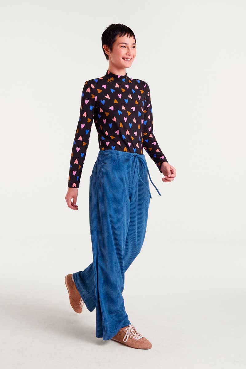 CAMISETA ESTAMPADA CORAZONES