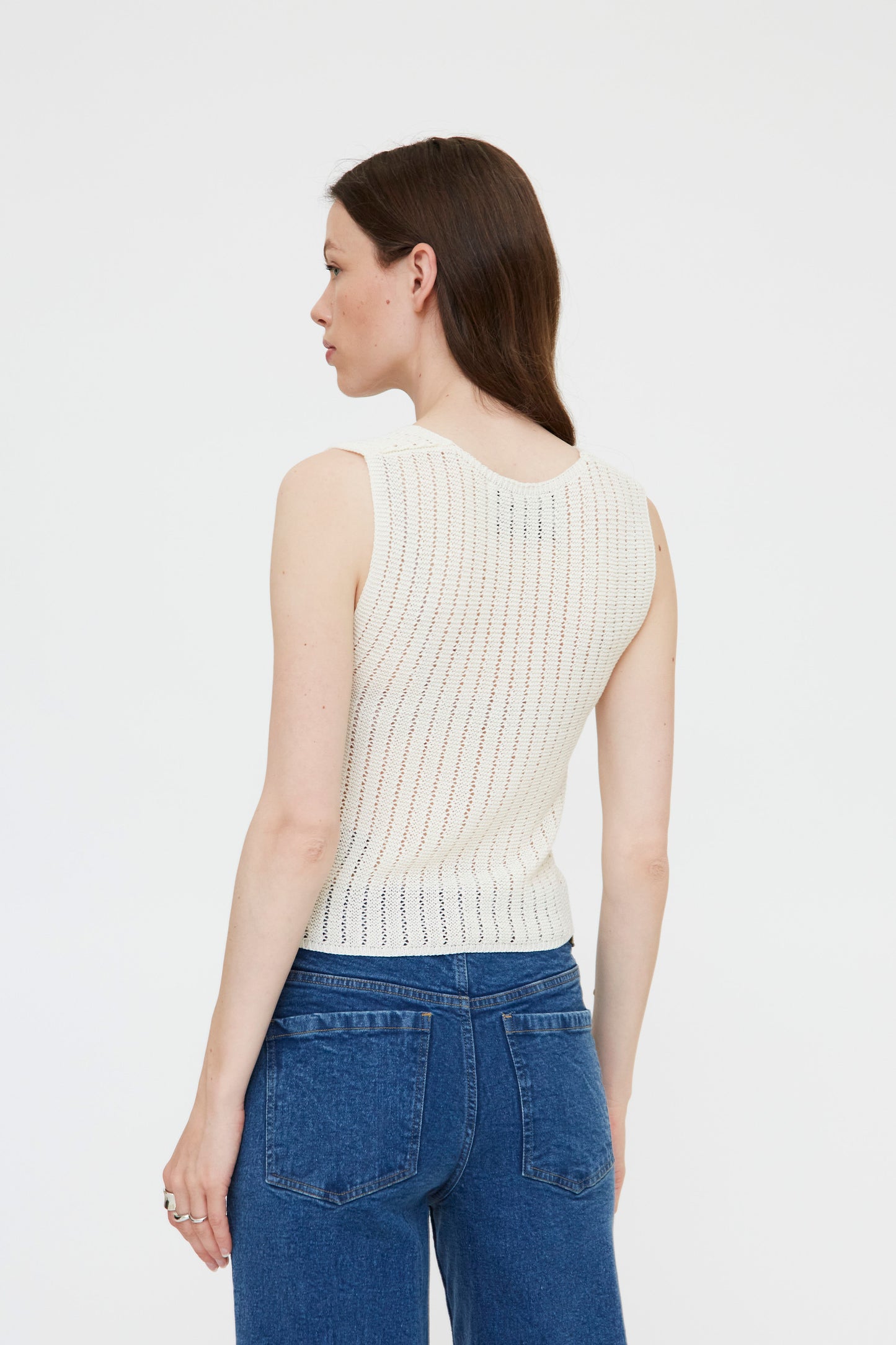 TOP PUNTO CALADO BEIGE