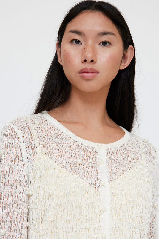 CARDIGAN PUNTO CALADO BLANCO CON PERLAS
