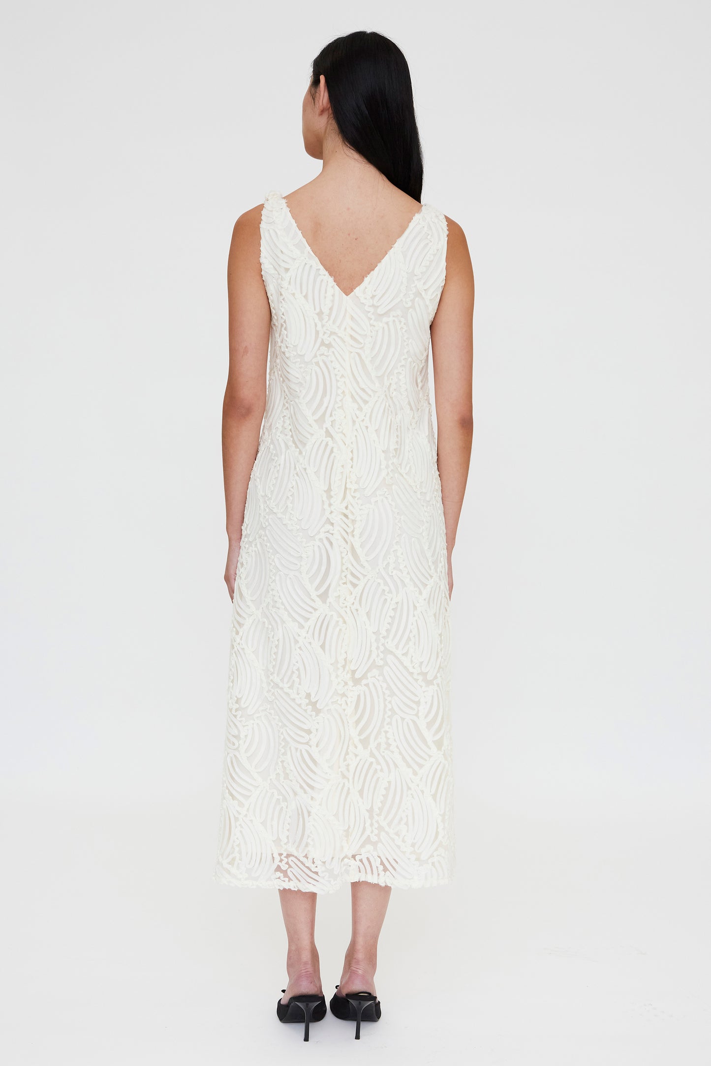 VESTIDO MIDI BORDADO EN RELIEVE