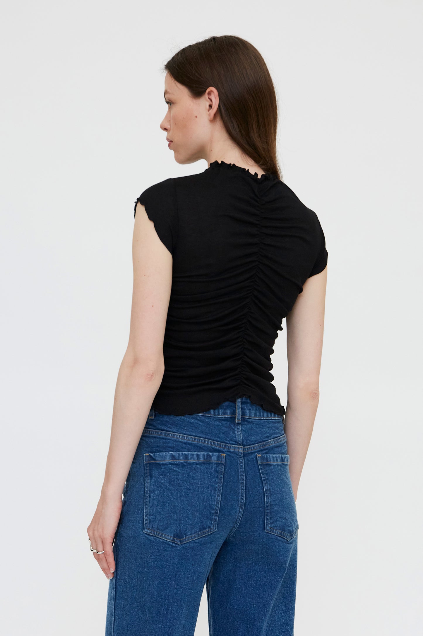 CAMISETA FRUNCIDA NEGRA