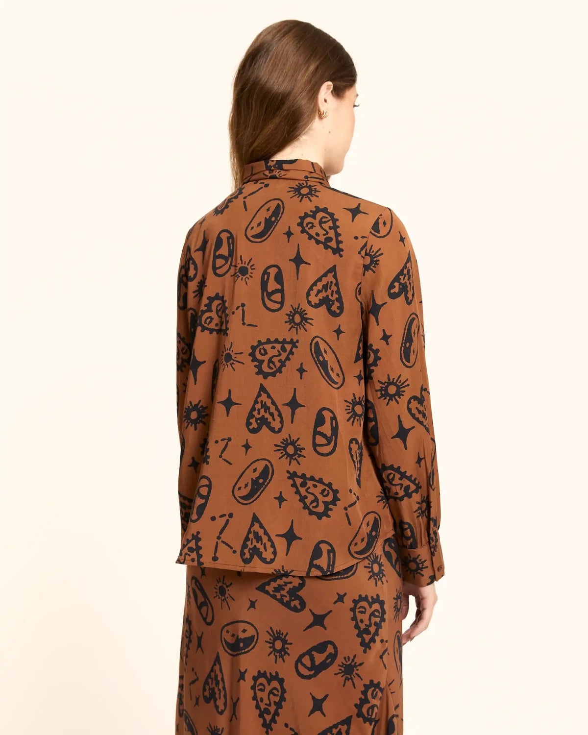 BLUSA MARRON ESTAMPADA