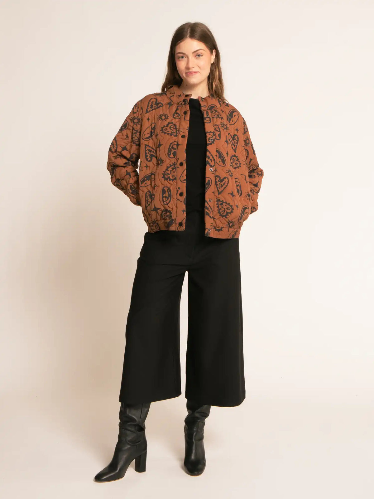 CHAQUETA BOMBER ESTAMPADA