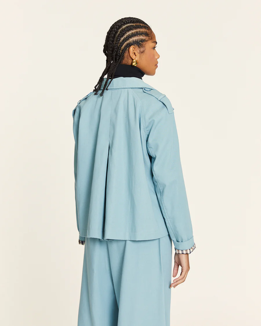 GABARDINA CORTA AZUL CON FORRO CUADROS