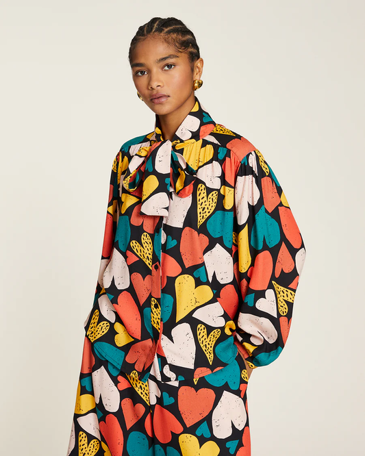 BLUSA CORAZONES CON LAZADA
