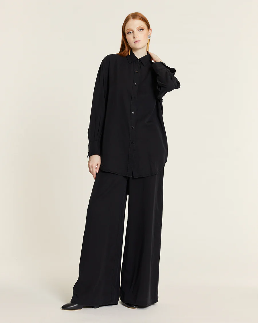 CAMISA LARGA TENCEL NEGRA