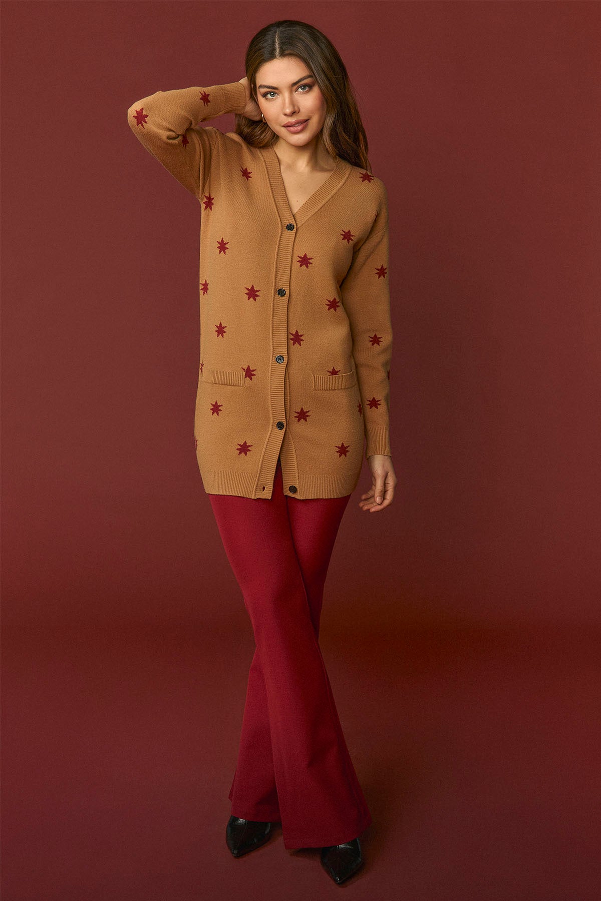 CARDIGAN DE PUNTO MARRON ESTRELLAS