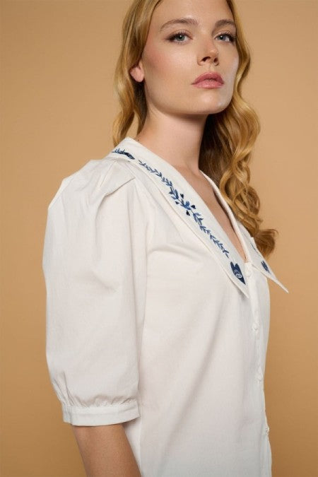 CAMISA CUELLO BORDADO