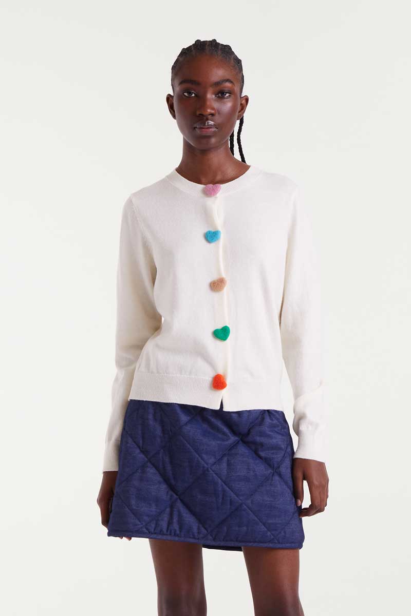 CARDIGAN PUNTO BOTON CORAZONES BEIGE