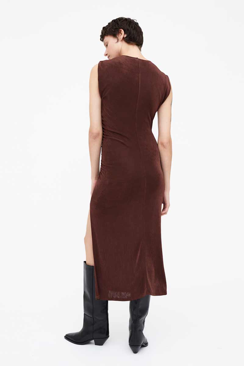 VESTIDO MIDI FRUNCIDO MARRON