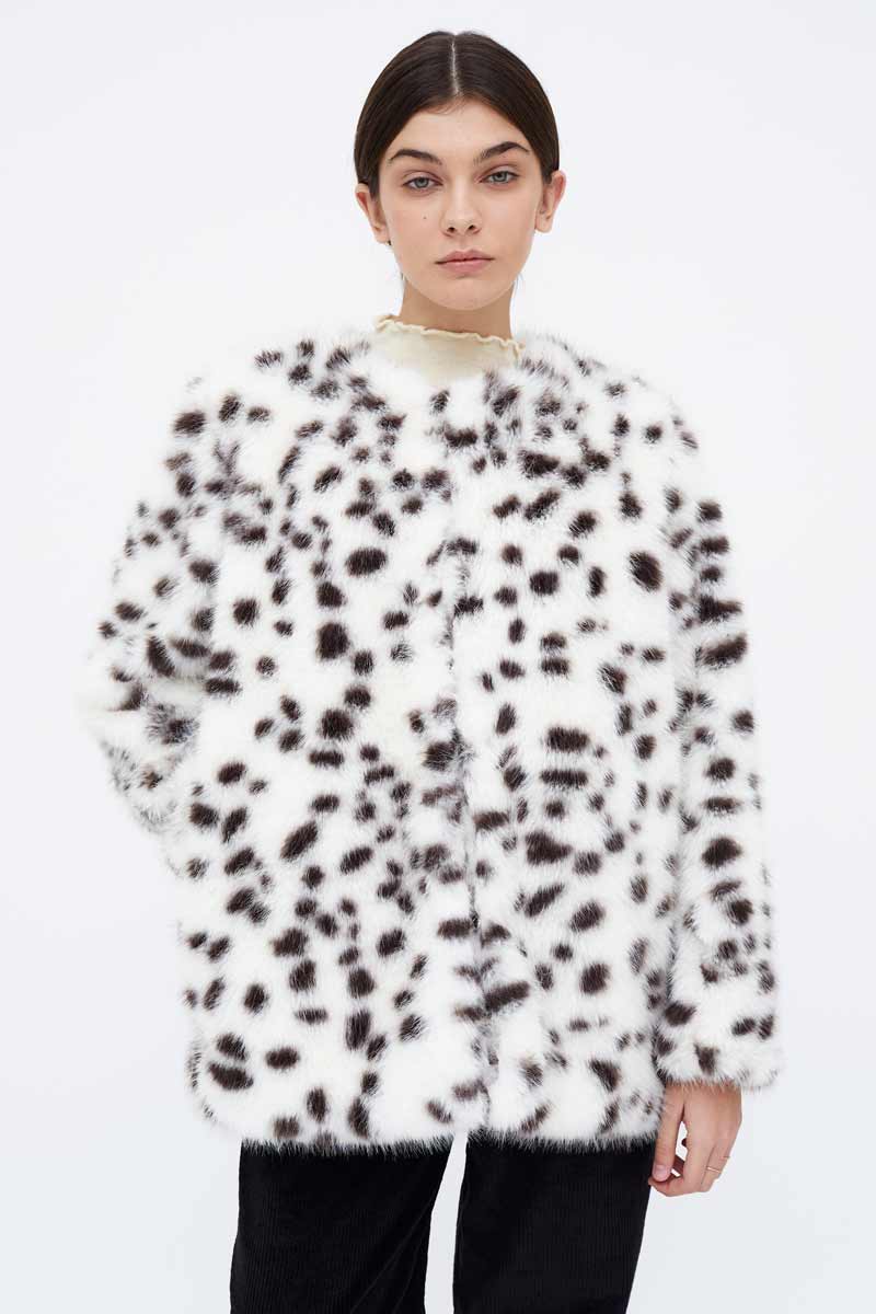 ABRIGO EFECTO PELO ANIMAL PRINT