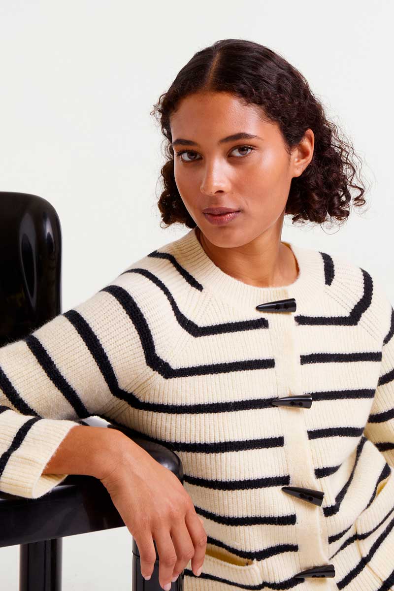 CARDIGAN DE PUNTO RAYAS BEIGE Y NEGRAS
