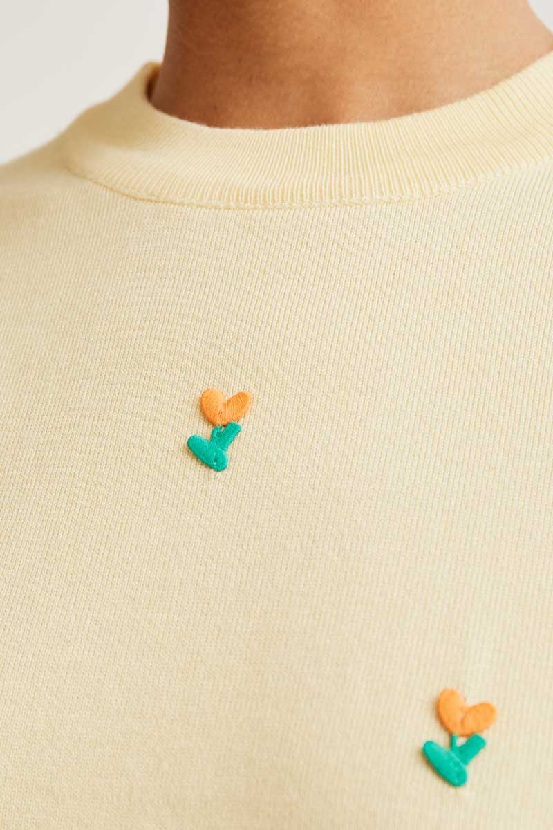 TOP PUNTO AMARILLO CON FLORES
