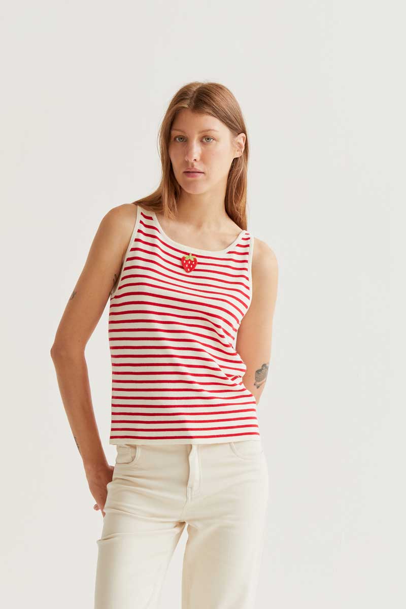 TOP RAYAS BLANCO Y ROJO BORDADO FRESA