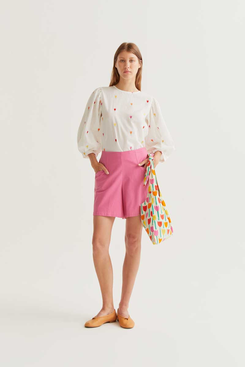 TOP ESTAMPADO TULIPANES BORDADOS