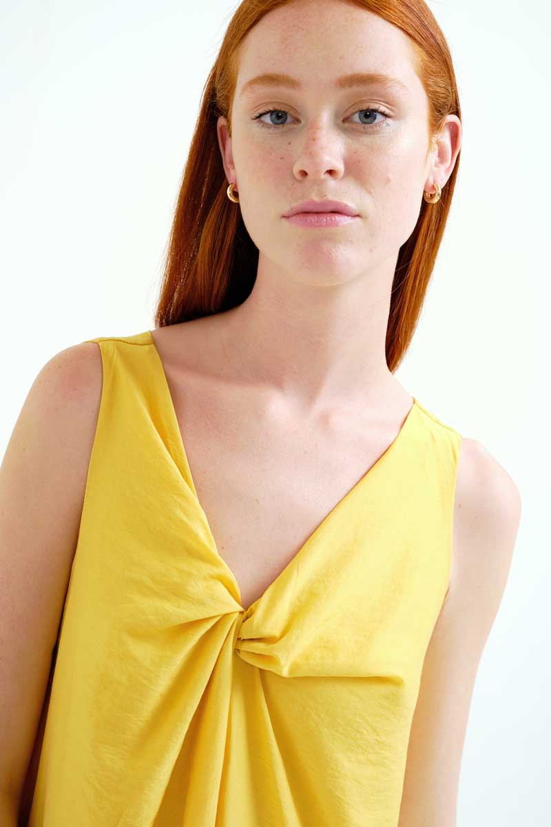VESTIDO LARGO AMARILLO CON NUDO ESCOTE