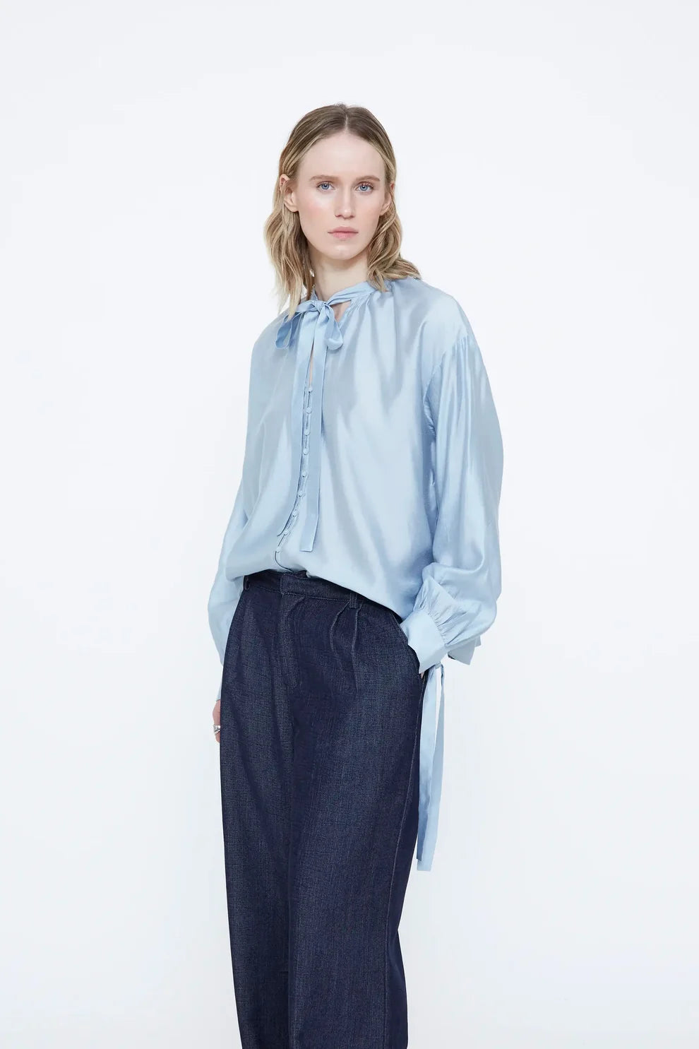 CAMISA SATINADA AZUL