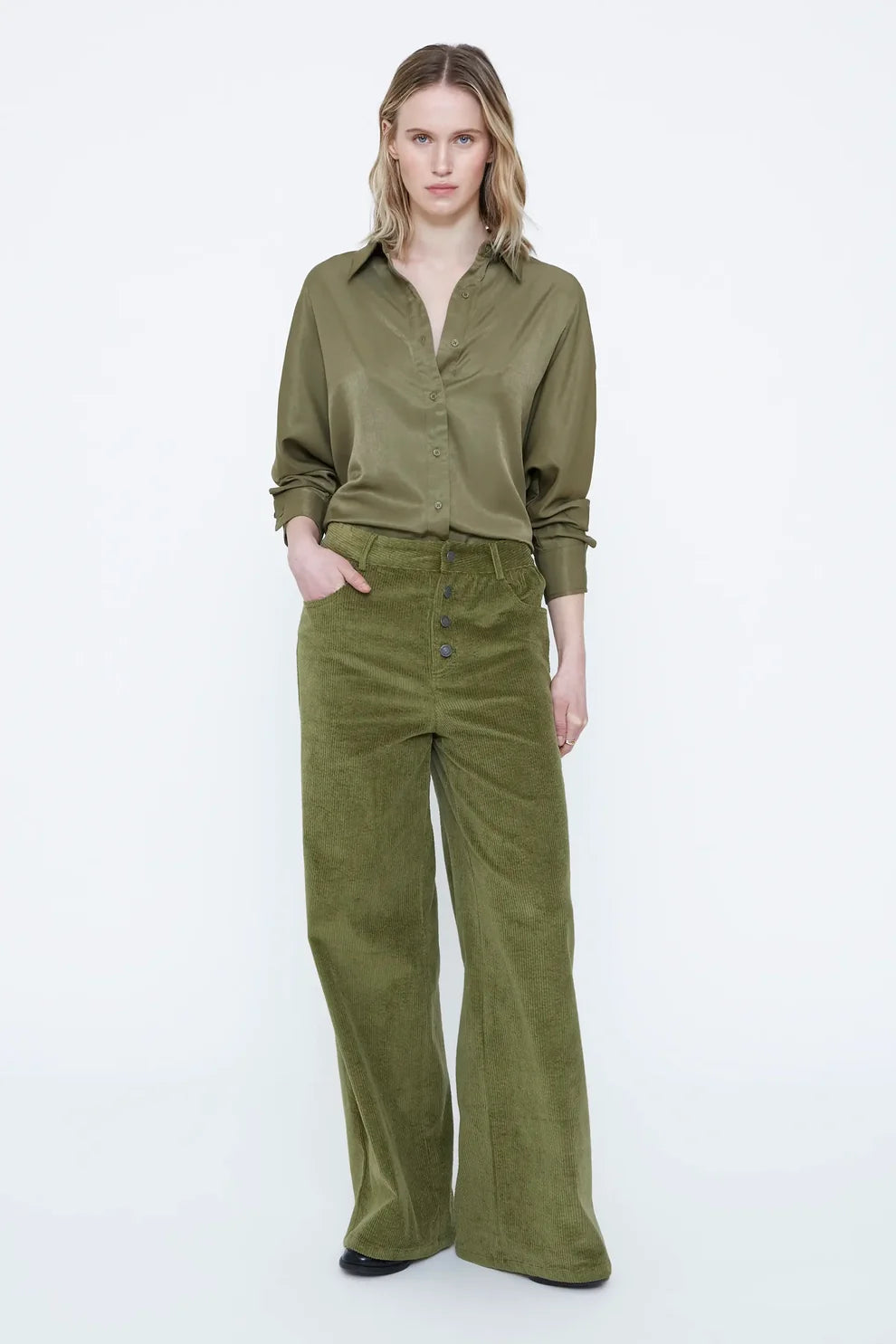 CAMISA SATINADA VERDE OLIVA