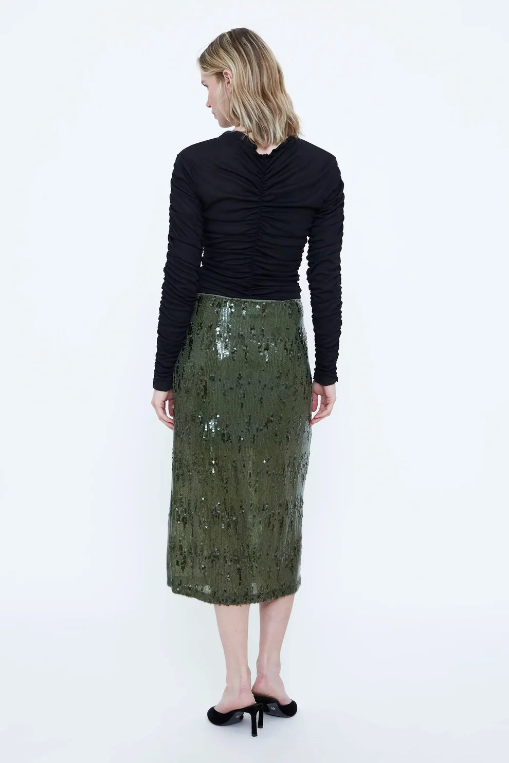 FALDA MIDI DE LENTEJUELAS VERDE