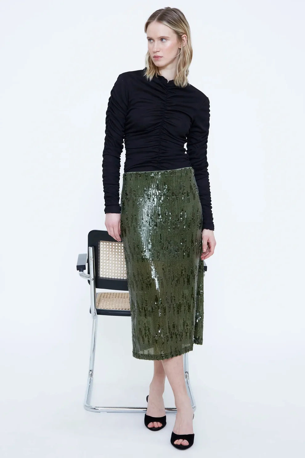 FALDA MIDI DE LENTEJUELAS VERDE