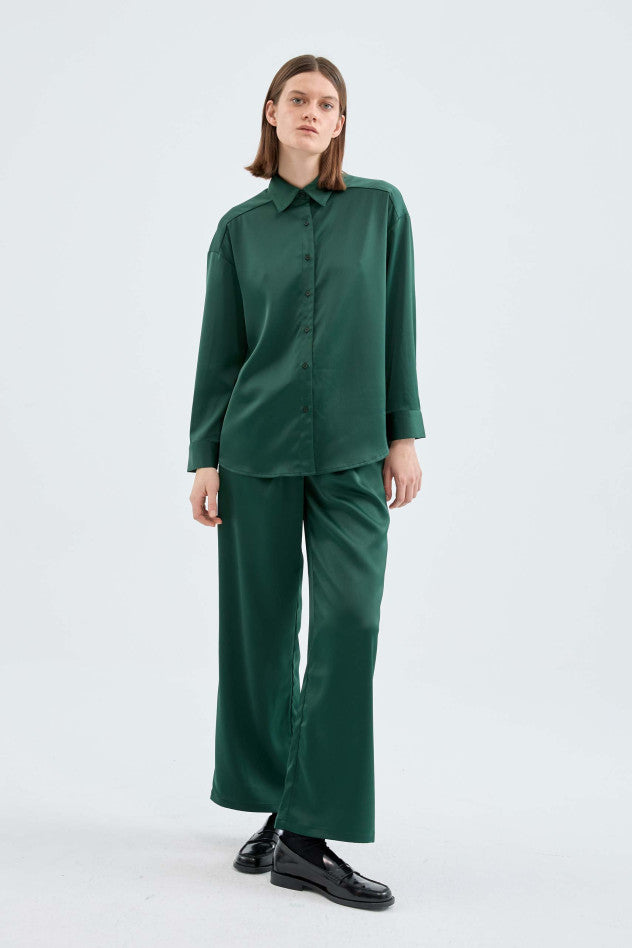 PANTALON RECTO SATINADO VERDE