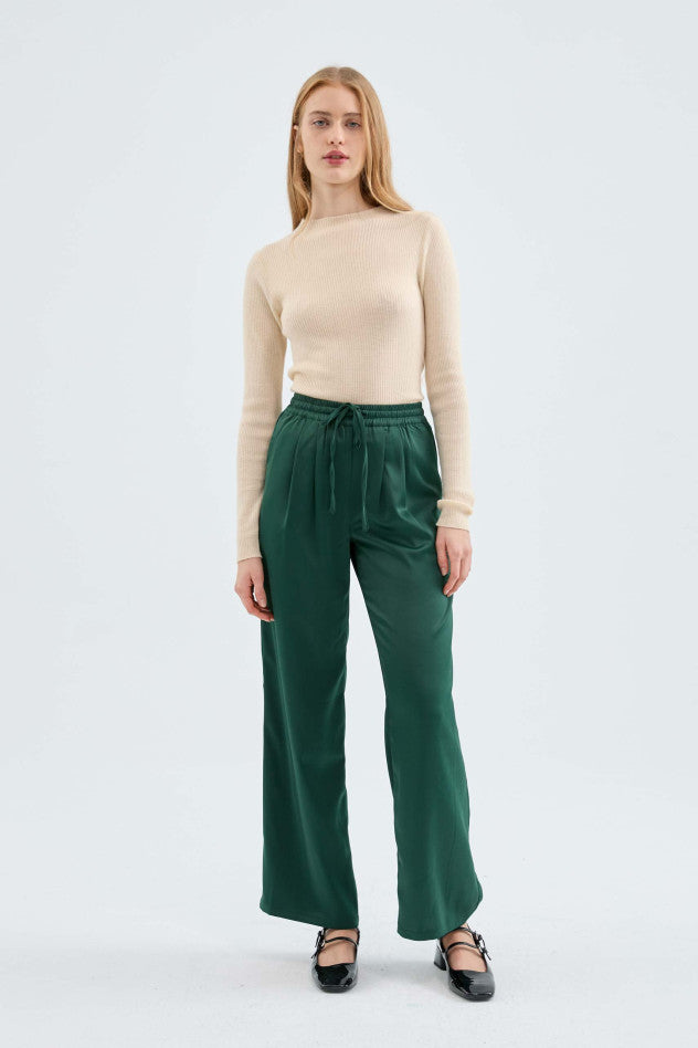 PANTALON RECTO SATINADO VERDE