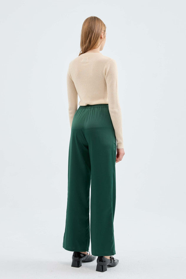 PANTALON RECTO SATINADO VERDE